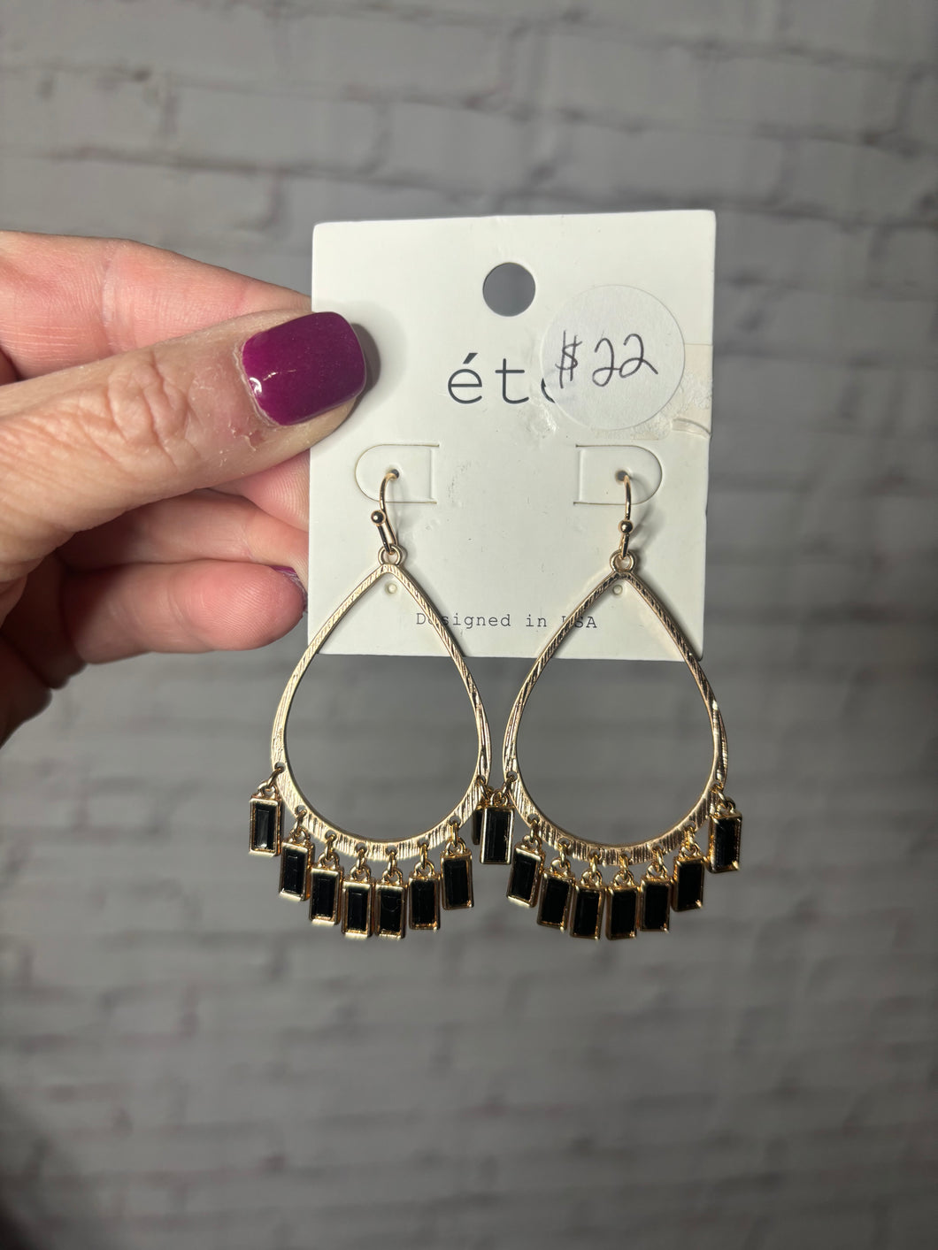 Tear drop black dangle earrings